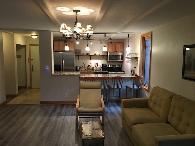 Walk to Lifts & Main St--1 BD 1 BA