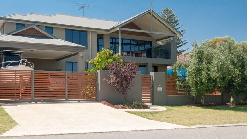 Oceanviews and Sunsets in Doubleview gallery image 3