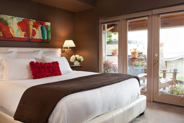 Three Tree Point Suite