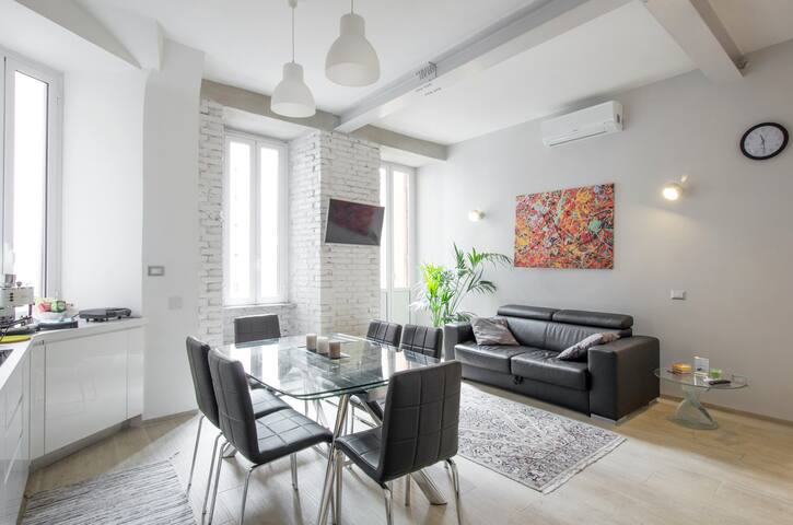 TAKE ME ROME | Modern Apartment near Colosseum gallery image 2
