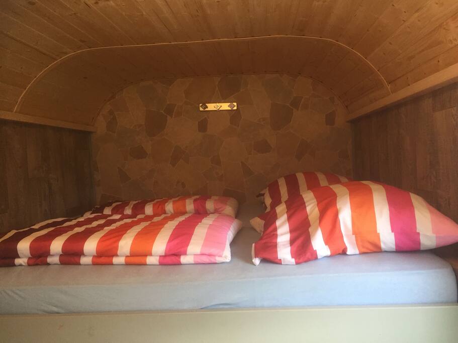 2 Doppelbetten 1,80m x 2m Übereinander