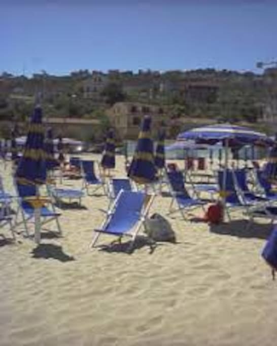 Location. Dalla spiaggia, si vede la villa - e vice-versa!