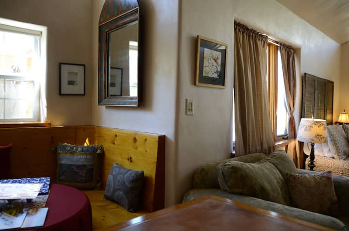 A Special Spot In Downtown Taos!!!! - Taos, NM