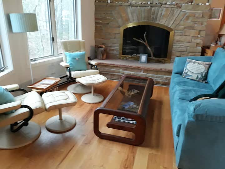 Contemporary, Secluded Home Near Beaches - Brewster, MA
