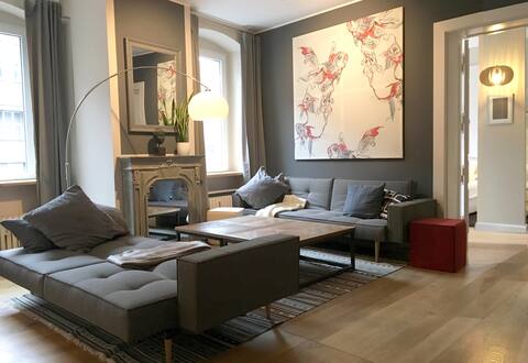 Central LEGAL flat for 11 / 5BR 3Bath. Kreuzkölln!