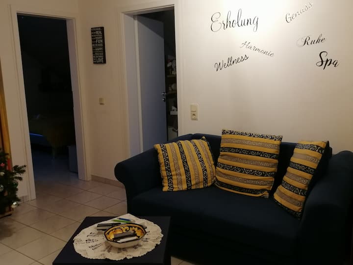 Შეზლონგი მოსასვენებელი სივრცით.