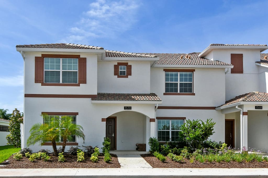 This town home is located on the fabulousChampionsGate resort - located just minutes from the Walt Disney World® resort!