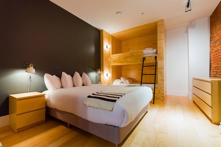 103 – Lofts St-Joseph – Par Les Lofts Vieux-QC gallery image 5