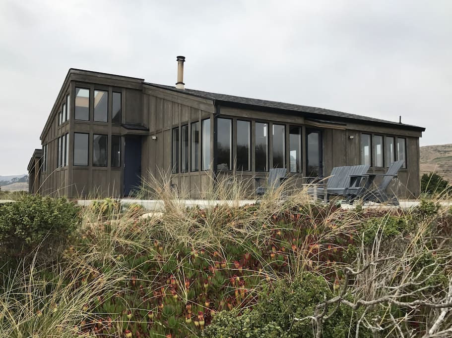 Expansive West facing patio