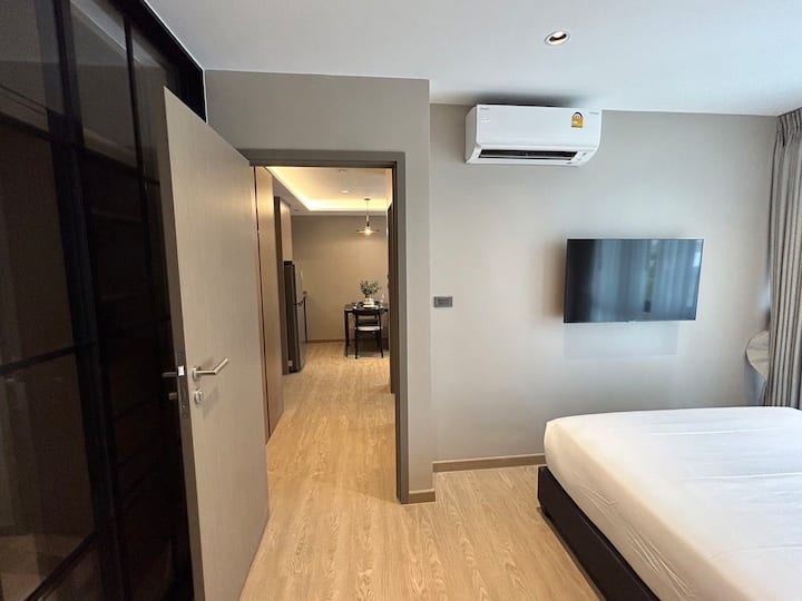  Fajčenie v interiéri je prísne zakázané.
❌ Užívanie marihuany nie je v objekte povolené.