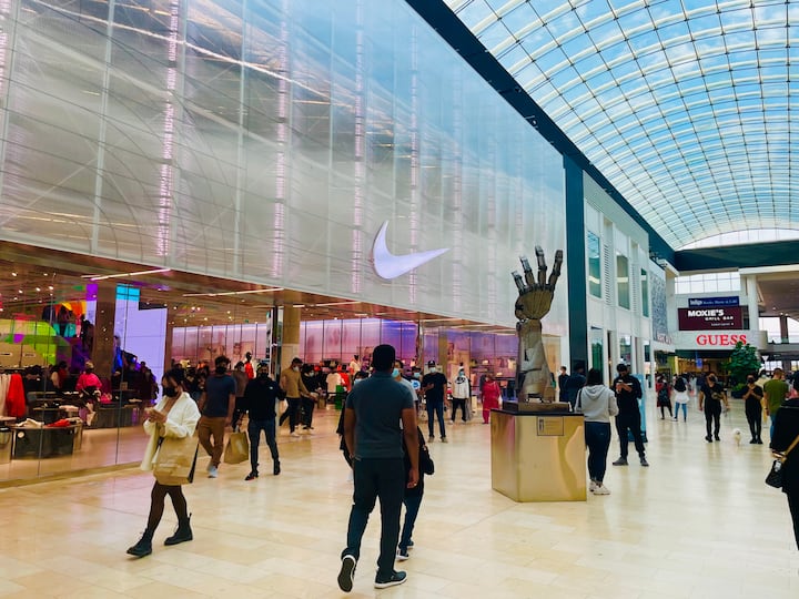 Room 6 Toronto center Yorkdale subway station rent Houses for Rent in