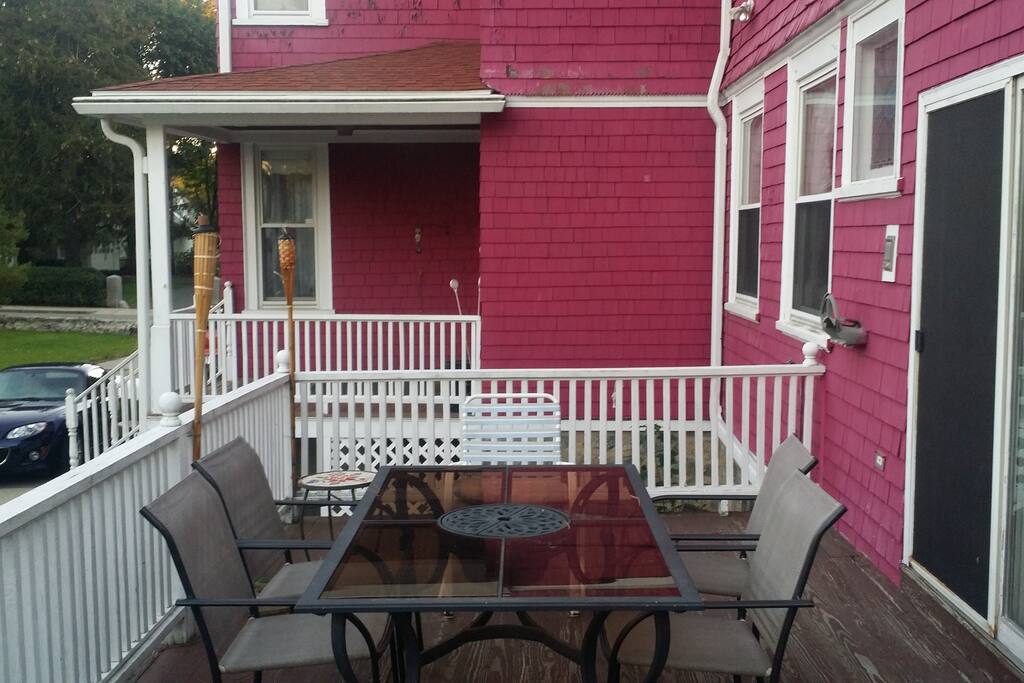 side view of deck side entrance and driveway