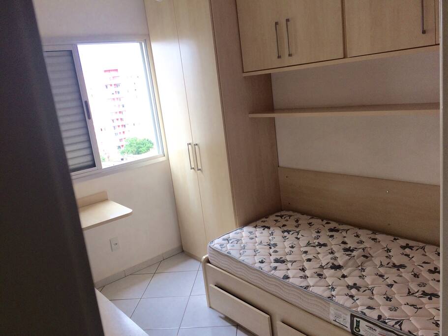 Quarto Solteiro com escritório e mobília personalizada