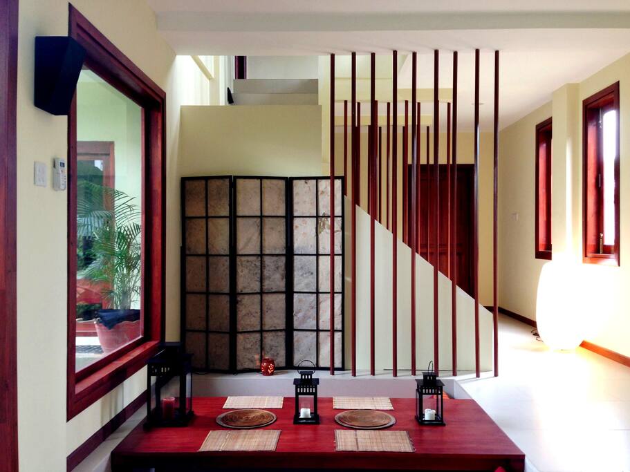 Japanese table to work and eat