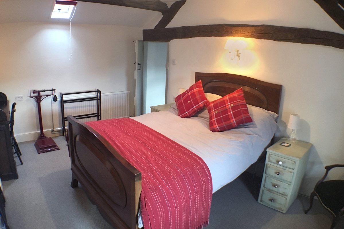 ห้องนอนใหญ่เตียงใหญ่ 1 ห้อง