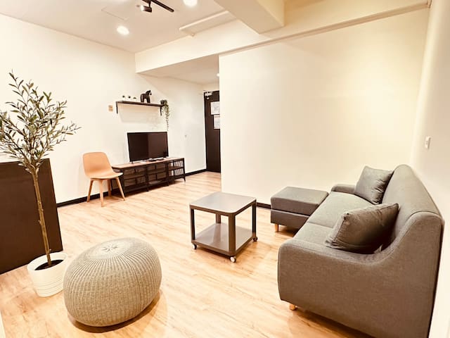 旅家雅舍12A＠4B2B/電梯/高樓層 5~10人 古亭MRT5分鐘 師大永康商圈