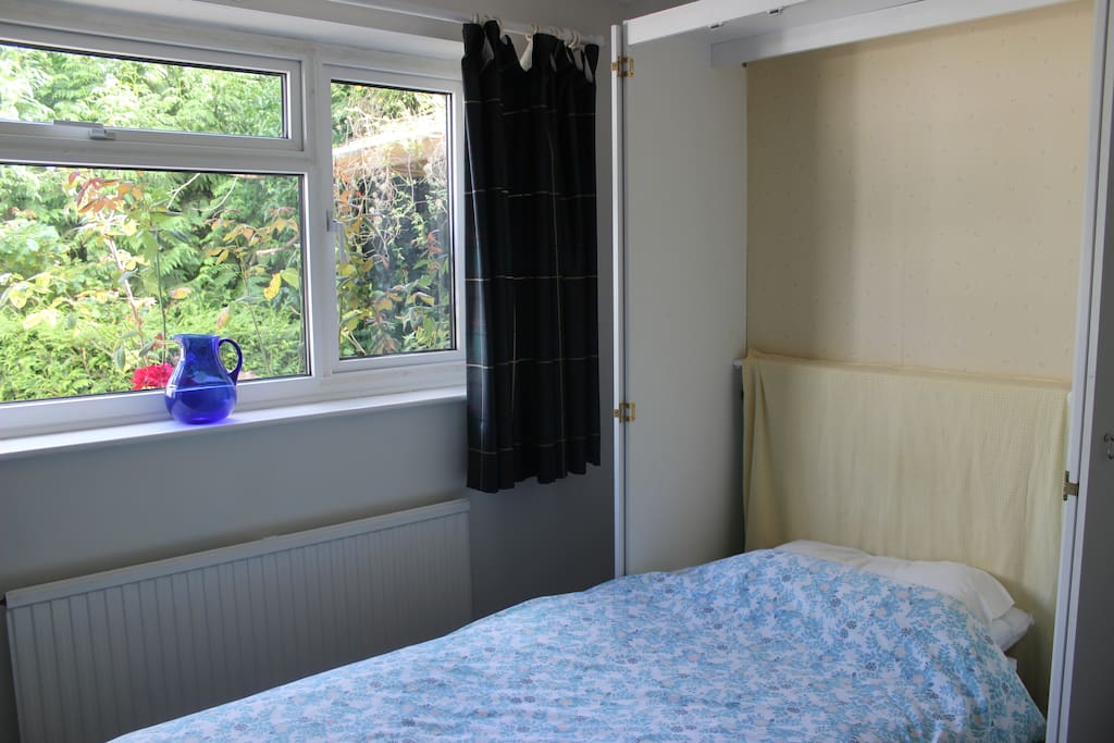 Single bedroom