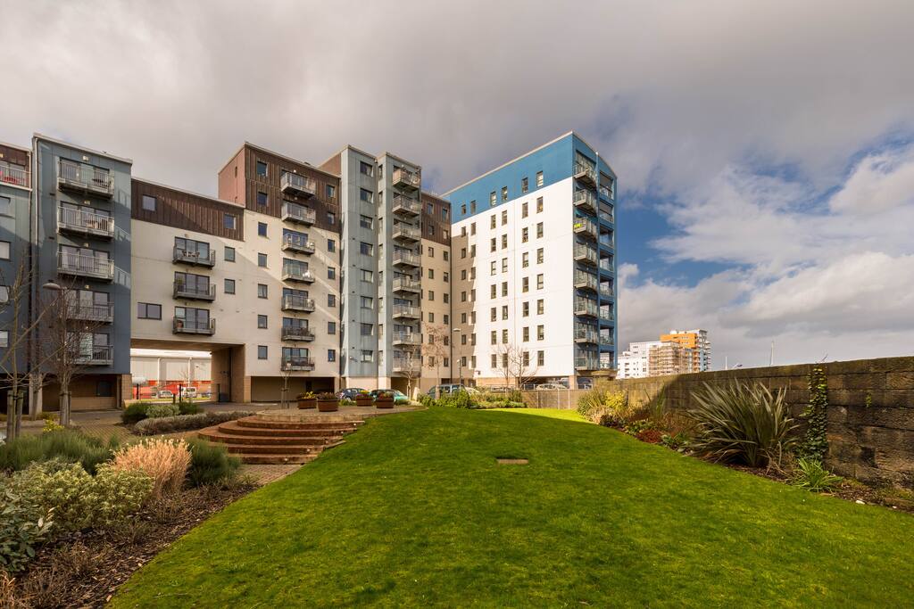 View of the rear of apartment block