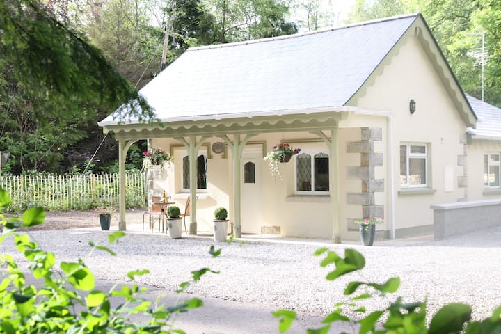 Beautiful 5* 3 Bedroom Gate Lodge