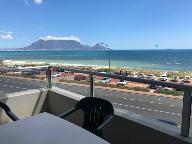 Self catering apartment in Bloubergstrand