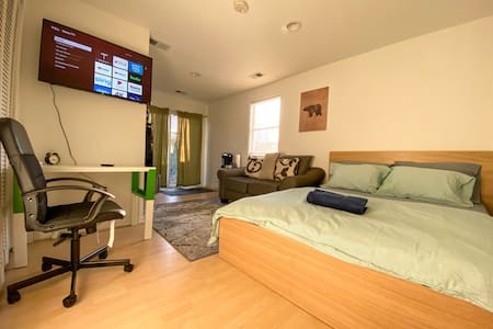 Private room w/Private entrance, 15 mins from D.C.