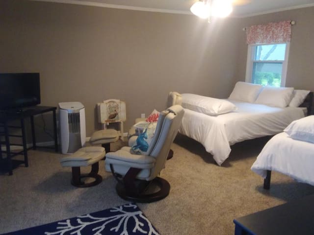 Airbnb Newport News Vacation Rentals Places To Stay