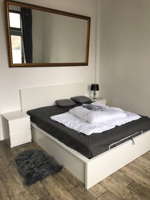 Perfekter Schlaf im LUXUX Bett.