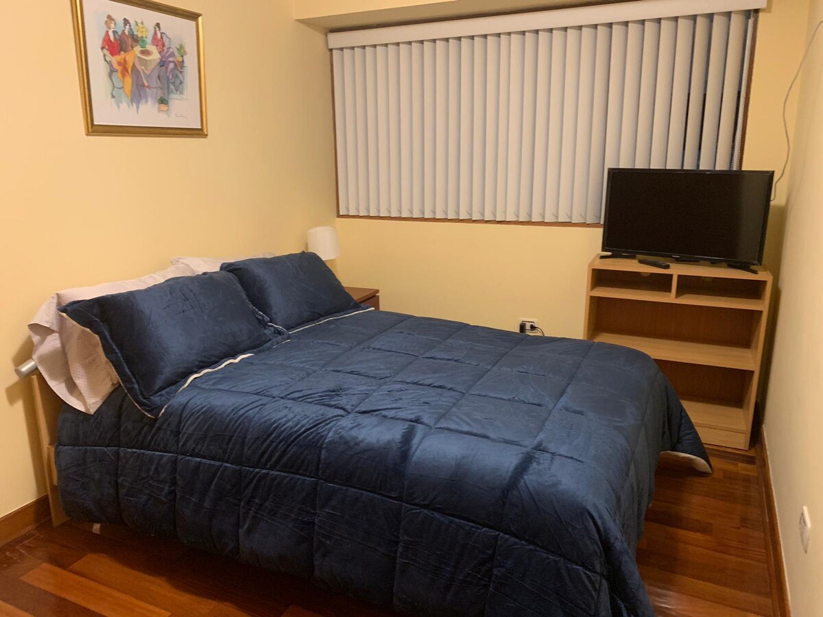 غرفة النوم الثانية ، سرير ملكة