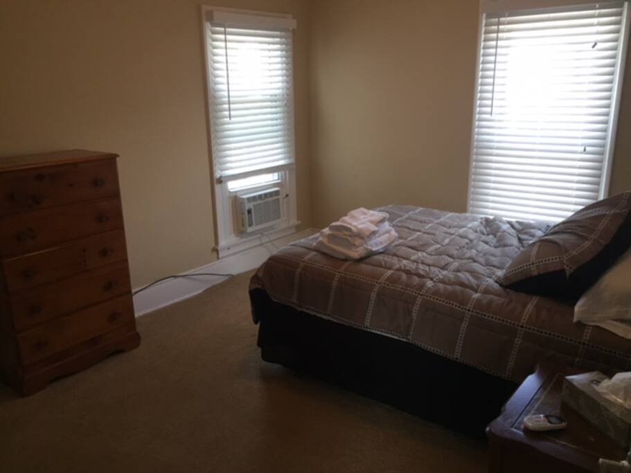 Full size bed with a/c