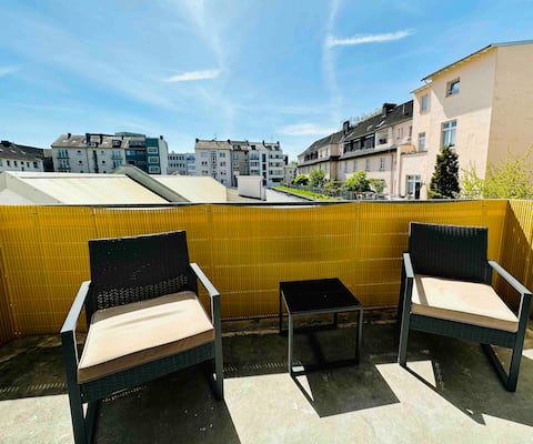 Leistungsstarkes Airbnb: Bright & cozy apartment A#6 – with balcony in Dellviertel