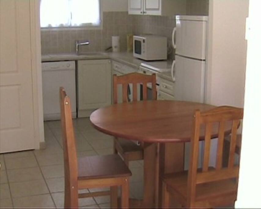 Coin repas et coin cuisine