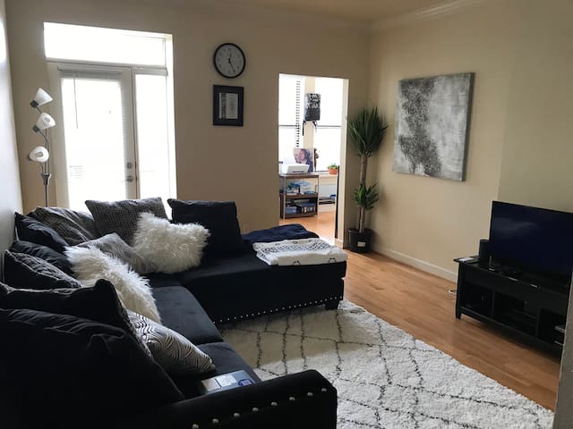 Comfy, Clean and Classy Condo