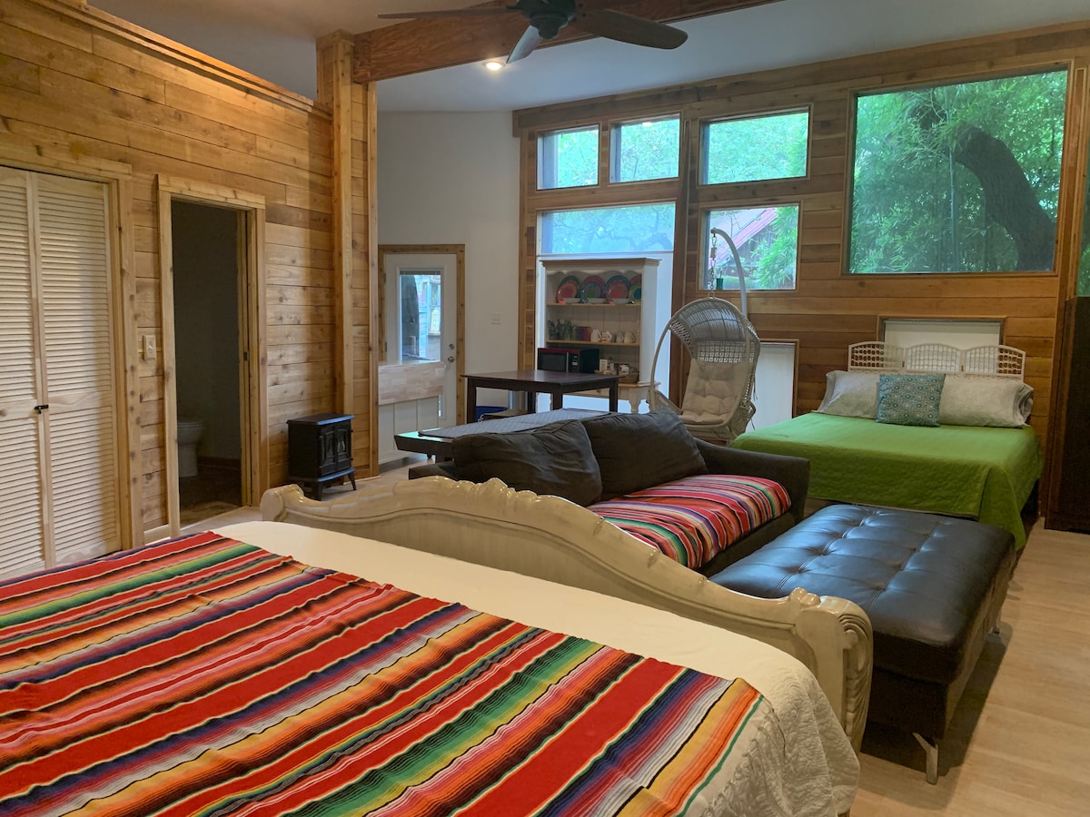 Large High Ceiling Creative LiveSpace