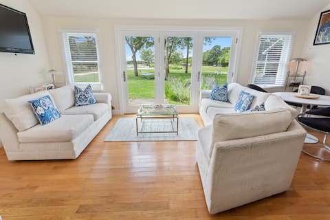 Ritz-East Hampton Cottage- 5 stars