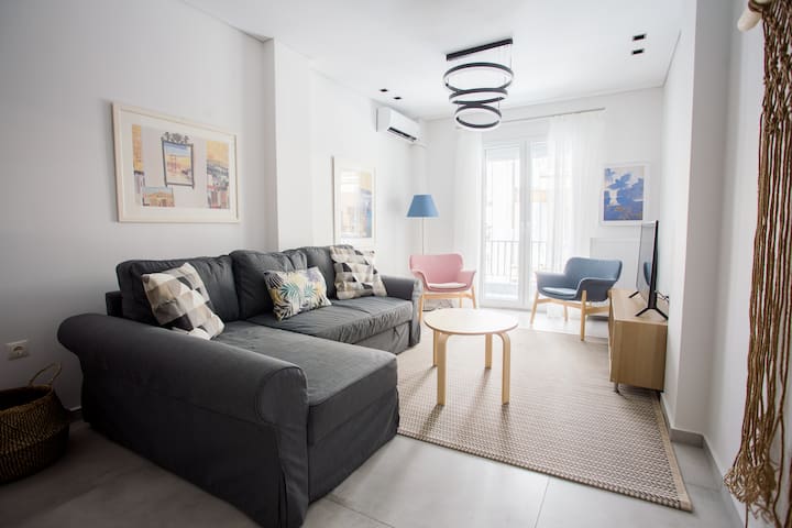 ☰ SPACIOUS | UNIQUE | LUXURIOUS | CENTRAL ☰