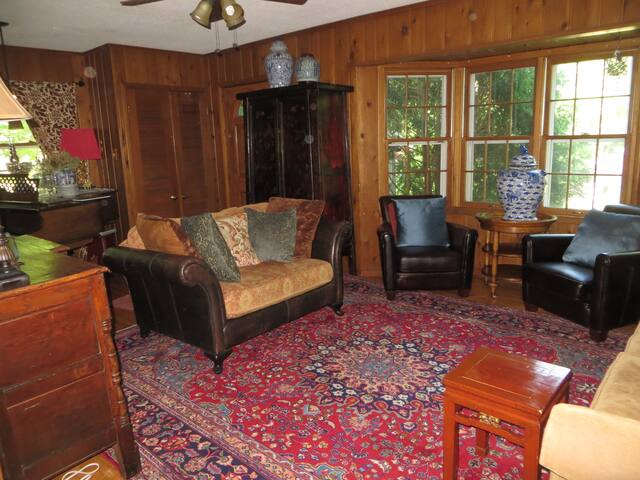 Your Charming Home in Minnetonka ~ Entire House gallery image 5