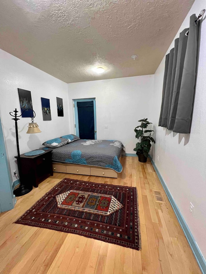 The Cozy Haven 5 min to OHSU Houses for Rent in Portland, Oregon