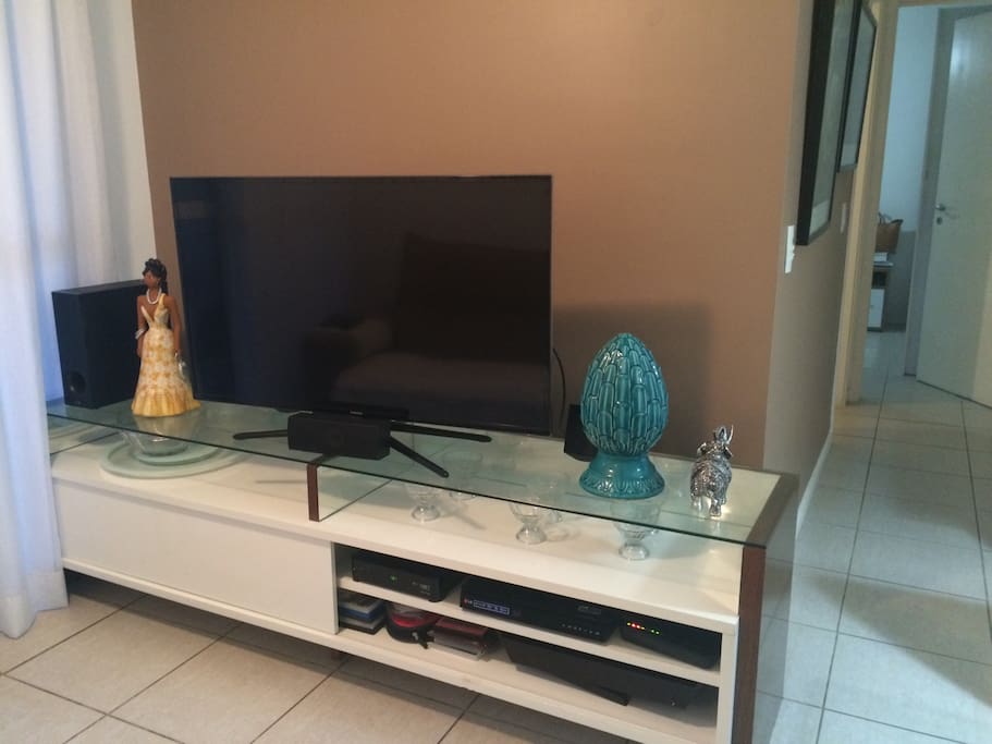 Home theater, wii fi and cable TV