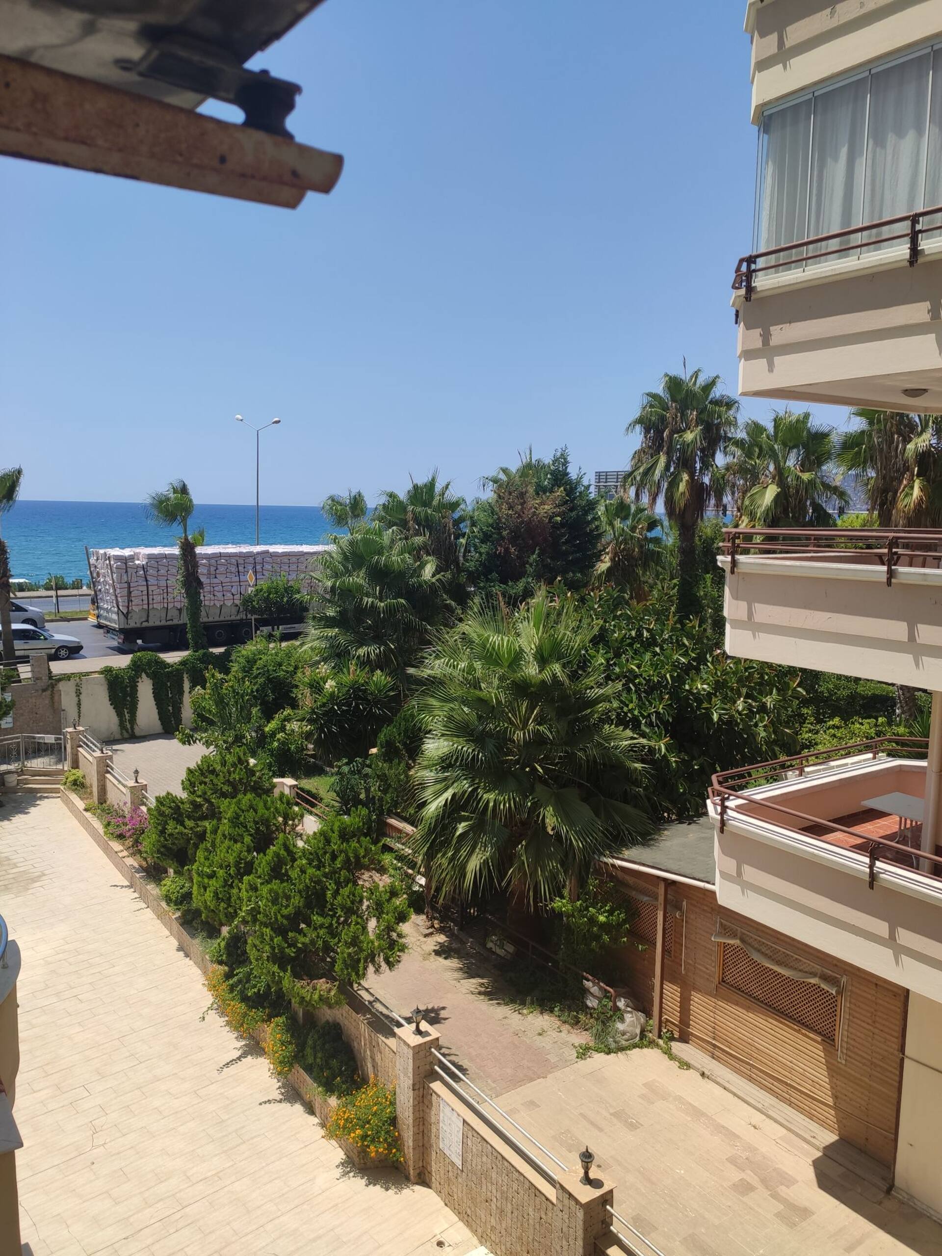ZERO TO THE SEA, BEACHSIDE, LUXURY 1+1