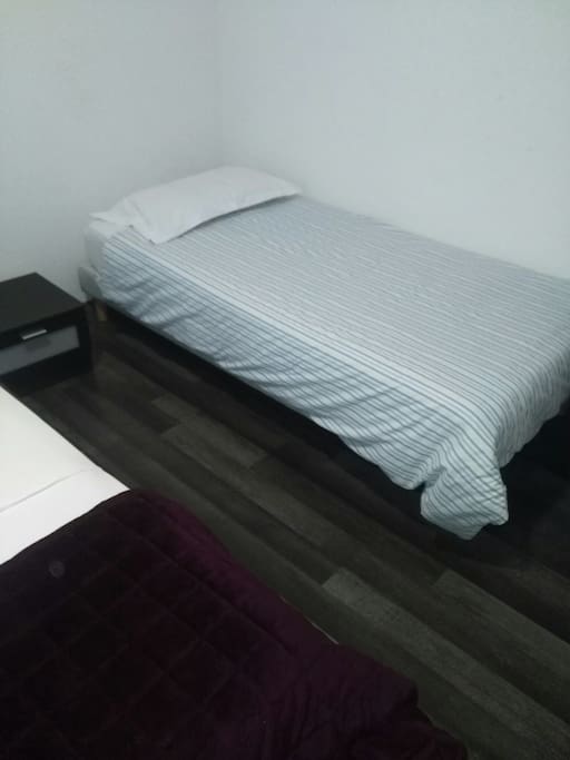 chambres 2 + 1 grand + 1 lit une personne