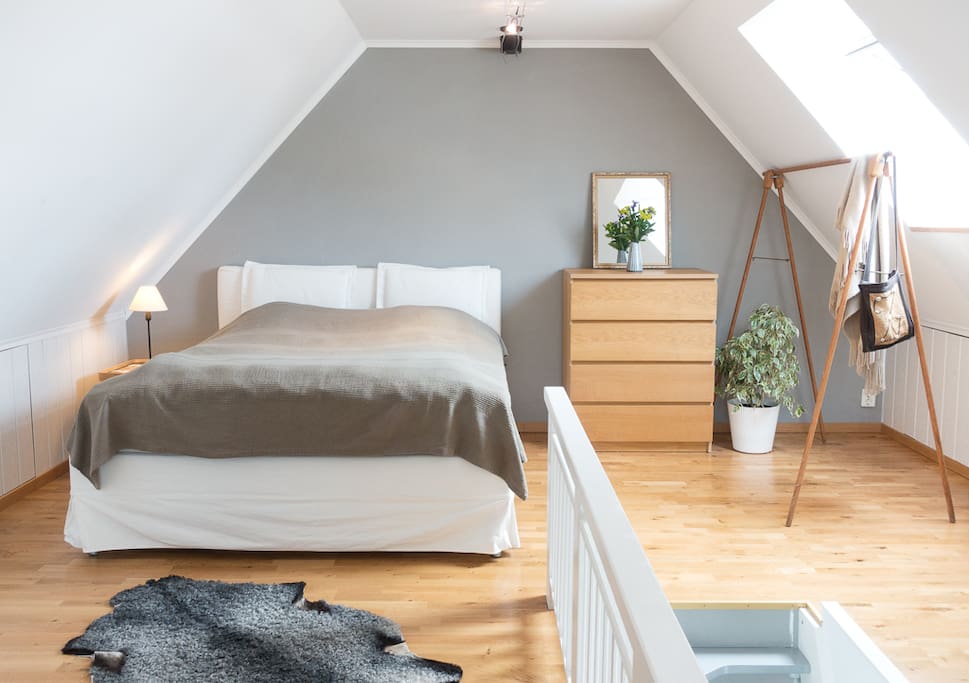 Big comfortable doubble bed.