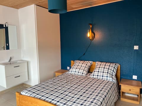 Charming house in the heart of the marshes for 6 people.