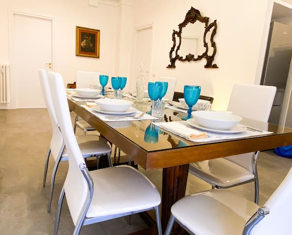 Trastevere: Exclusive 2 Apartments 8 Bedrooms