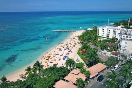 Million Dollar View/ Central 1BR