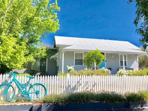 Jack's House Bed & Breakfast - Pet Friendly !