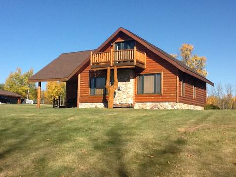 Private Lakefront Guest Cabin
