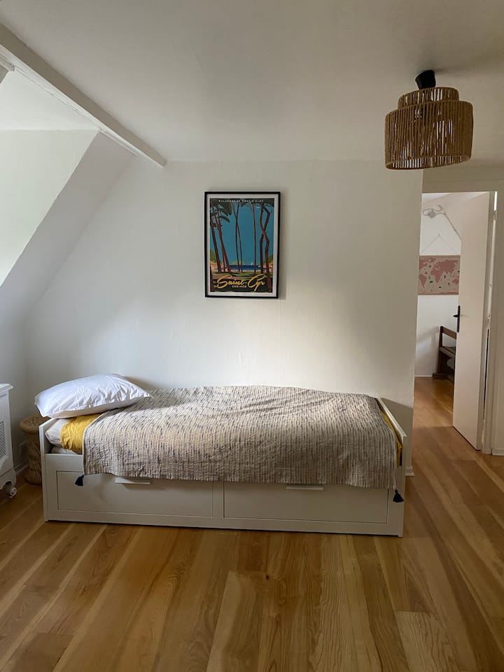 غرفة النوم 3 (سرير 160 × 200)