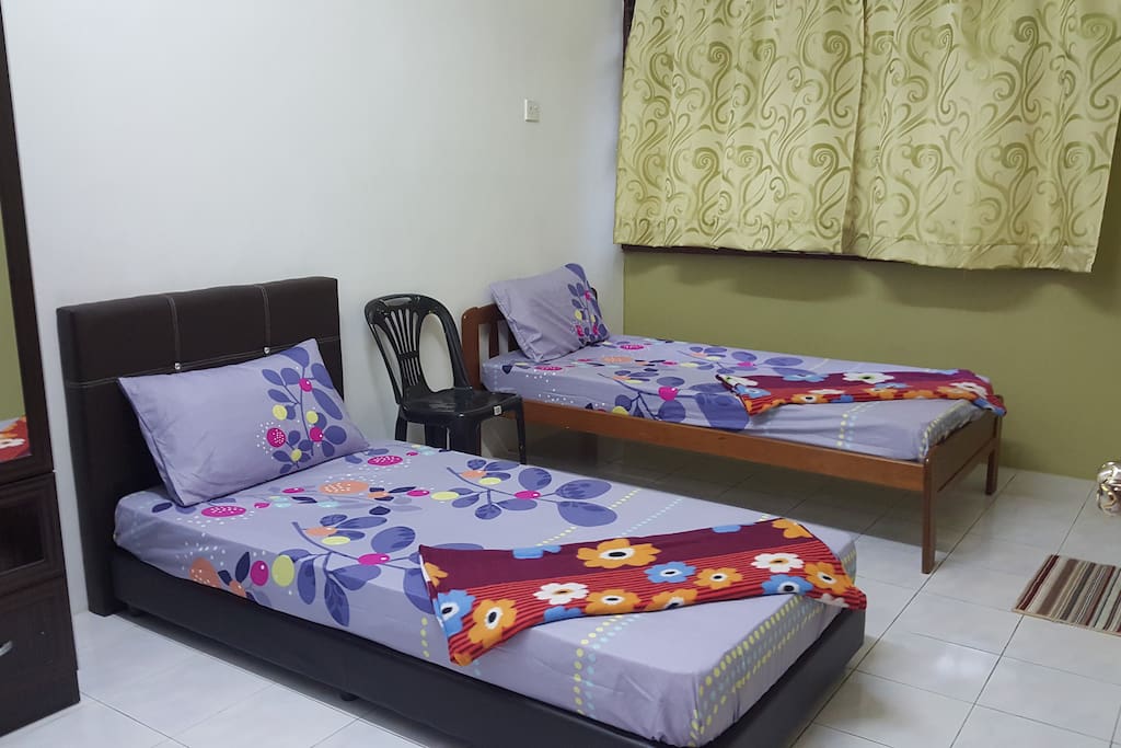 2nd Bed Room with ceiling fan