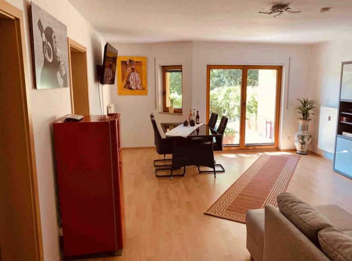 Quiet apartment with terrace right on the Saale