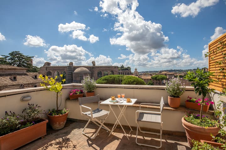 The View at The Colosseum gallery image 2